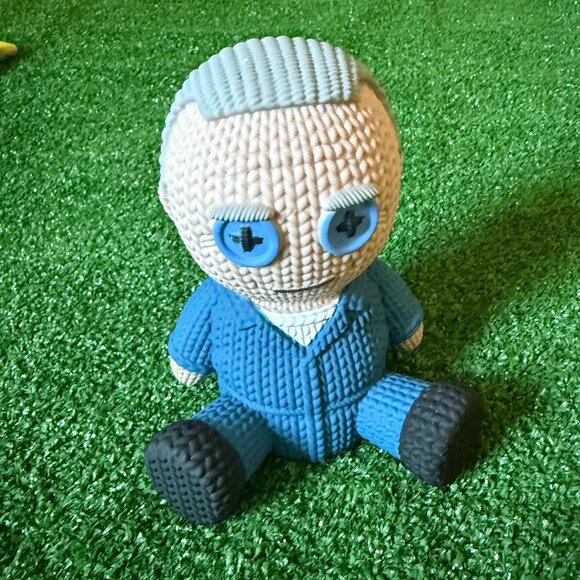 Hannibal Lecter Handmade by Robots Knit Series #061 Vinyl Figure NEW - Picture 1 of 12